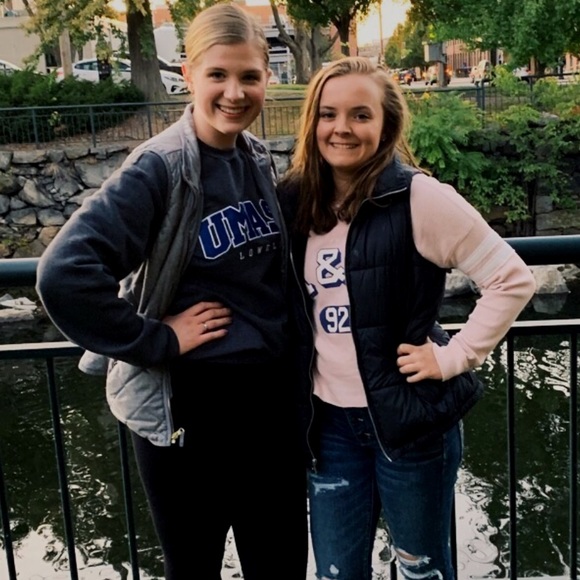 Meet your Posher, Brooke - Picture 1 of 1